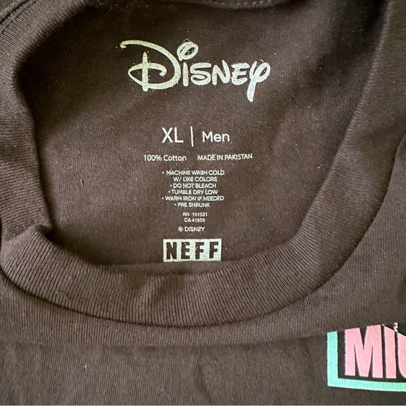 NWT Disney Mickey Mouse Black Short Sleeve Shirt Size XL - Picture 3 of 8